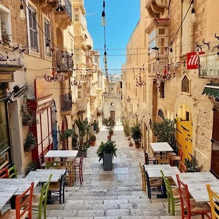 Apartment Flat In